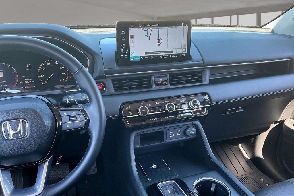 Used 2025 Honda Pilot Touring image 9