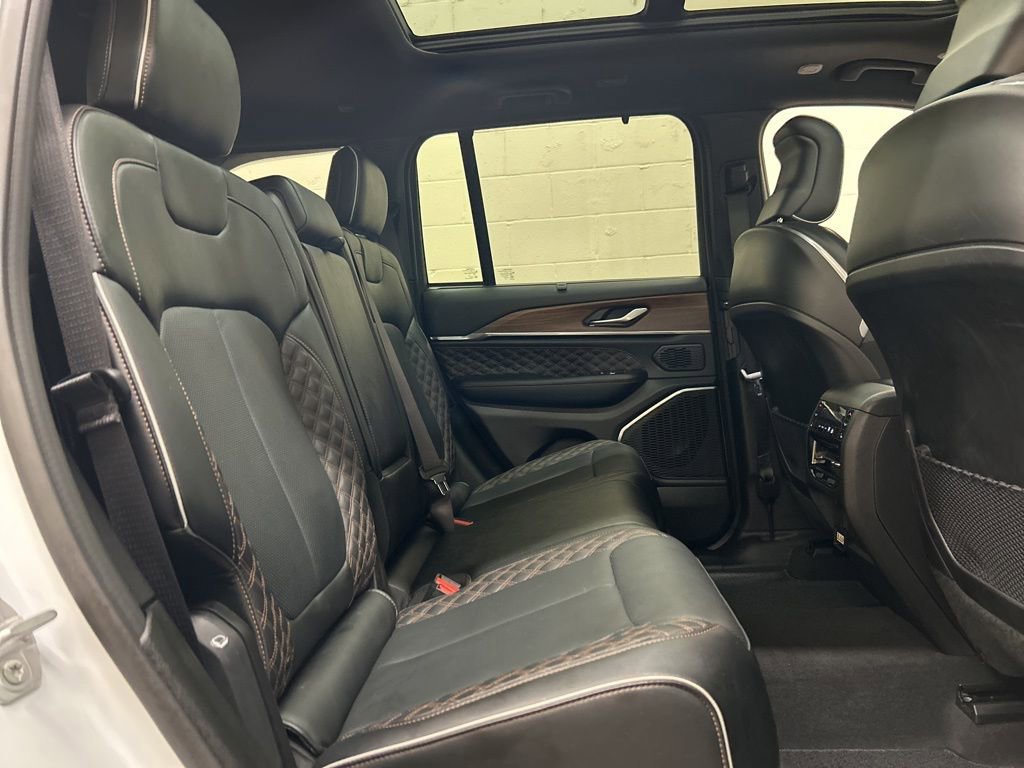 Used 2024 Jeep Grand Cherokee Summit w/ Adv Protech Group IV image 9