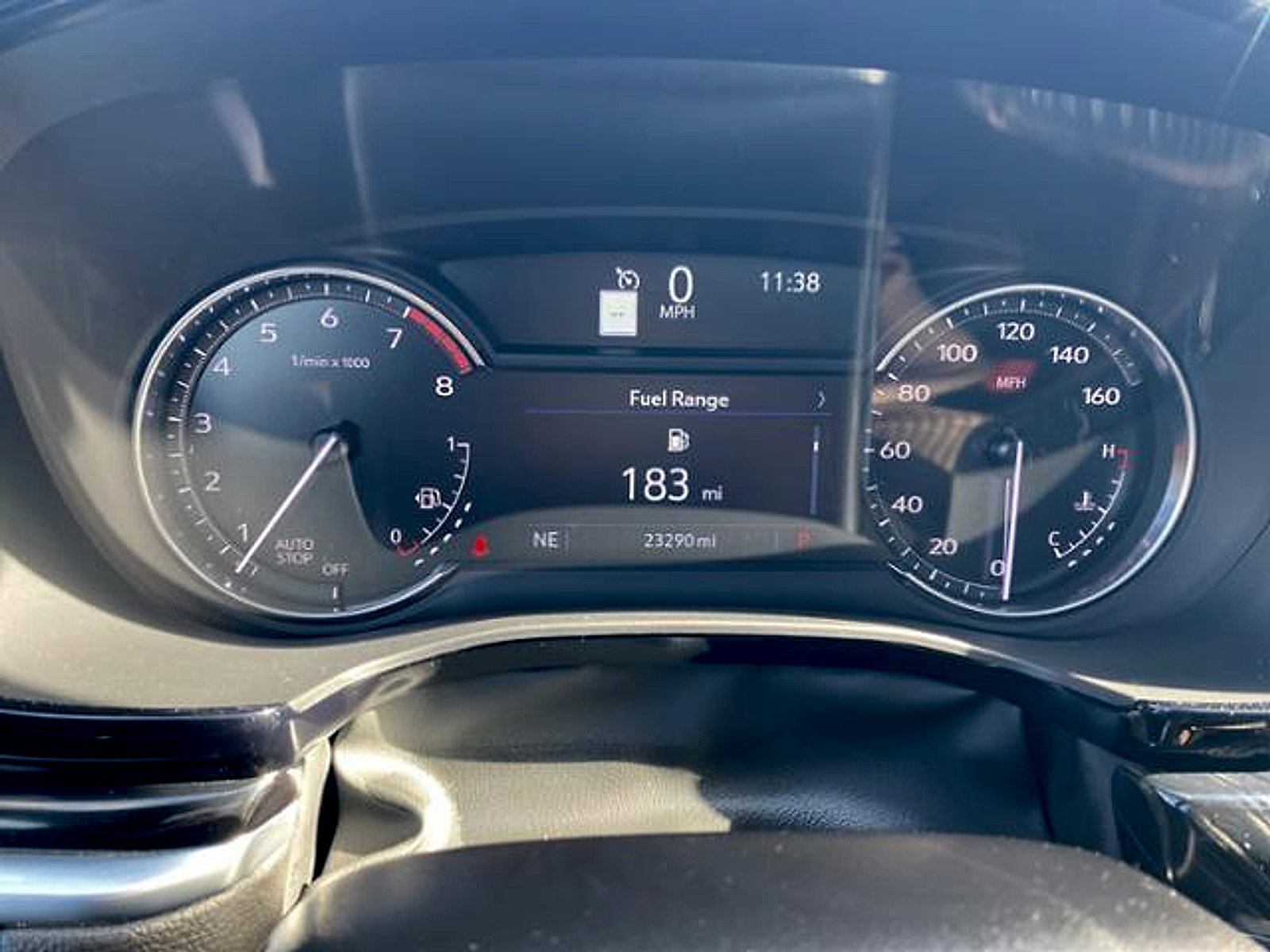 Used 2025 Cadillac XT6 Premium Luxury FWD image 2