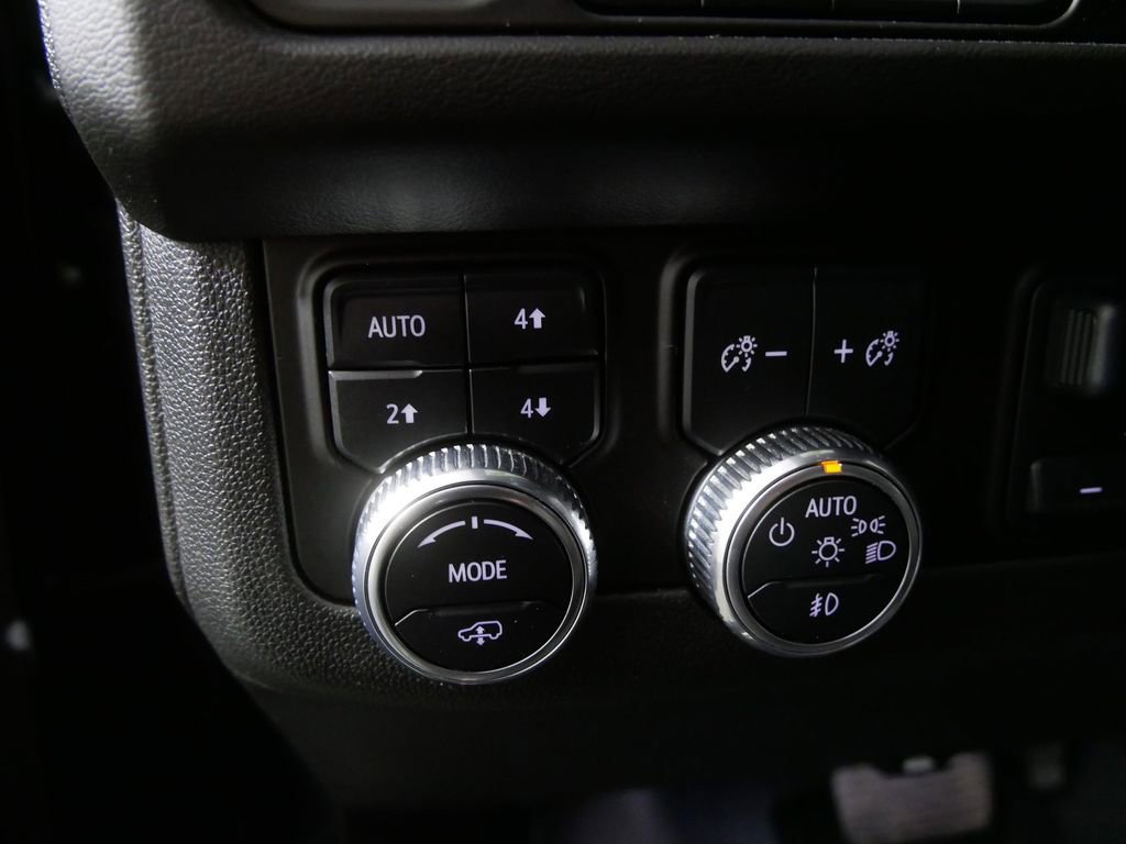 Used 2023 GMC Yukon AT4 image 16