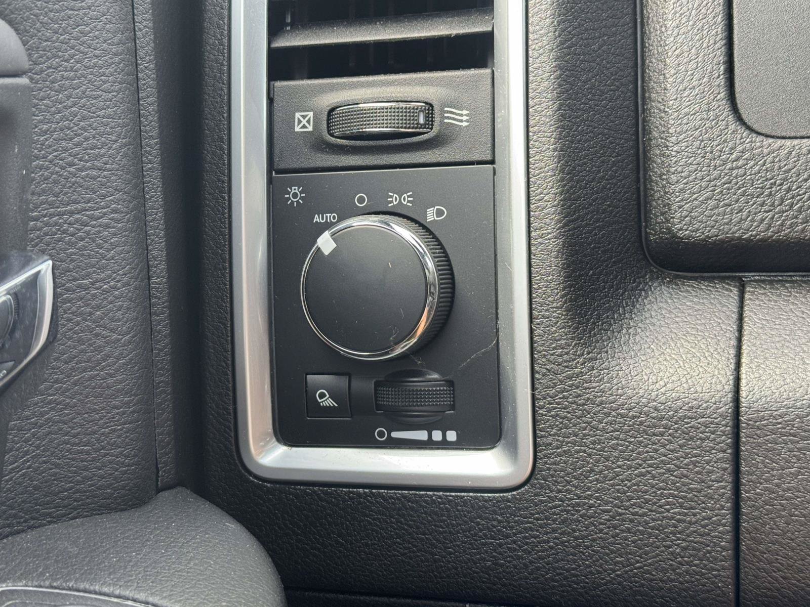 Used 2022 RAM 1500 Warlock AWD/4WD image 19