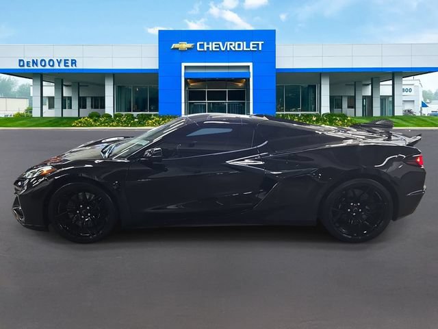 Used 2025 Chevrolet Corvette Z06 w/ Stealth Interior Trim Package RWD image 8