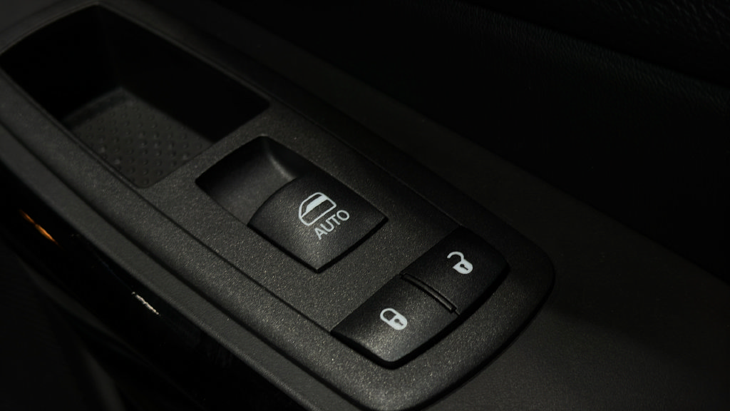 Used 2023 Jeep Cherokee Altitude Lux AWD/4WD image 11