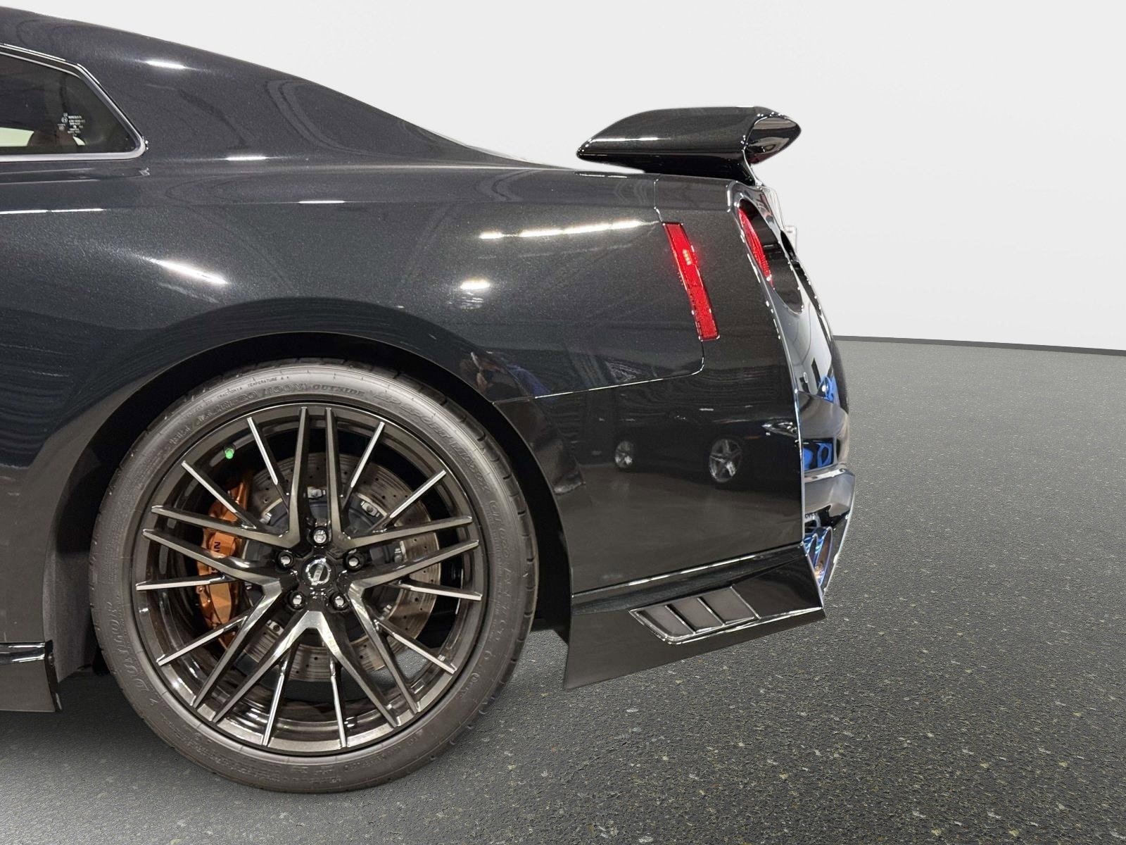 Used 2021 Nissan GT-R Premium image 20