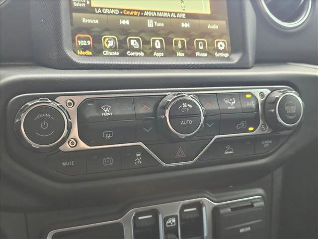 Used 2022 Jeep Wrangler Unlimited Sahara image 27