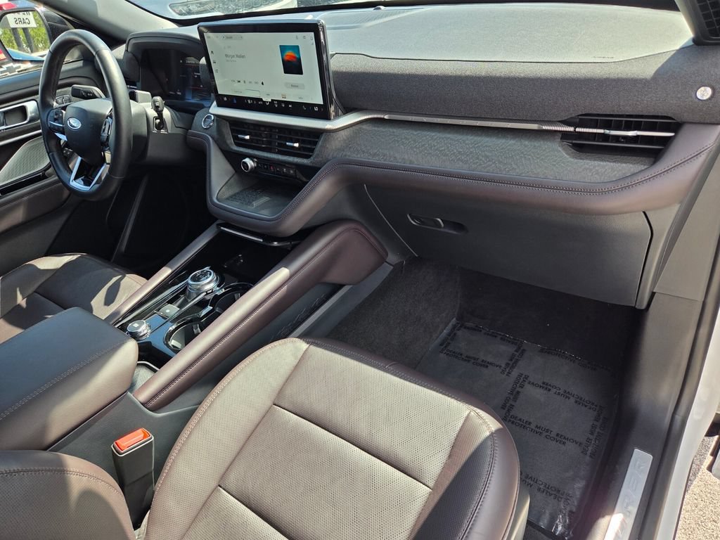 Used 2025 Ford Explorer Platinum RWD image 19