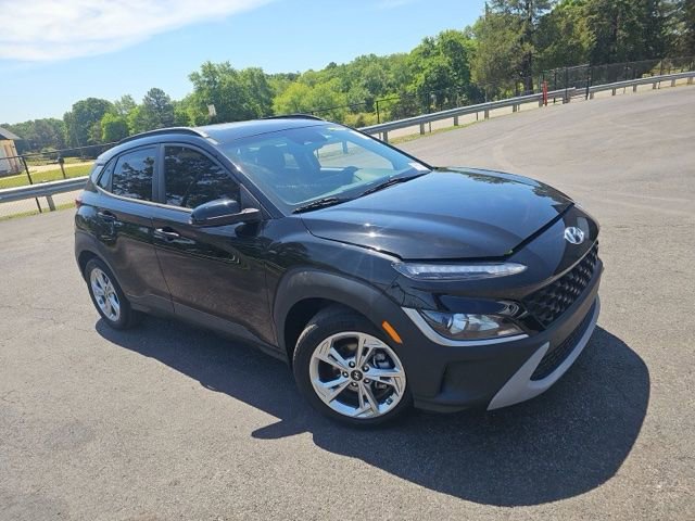 Used 2022 Hyundai Kona SEL w/ Convenience Package FWD image 4