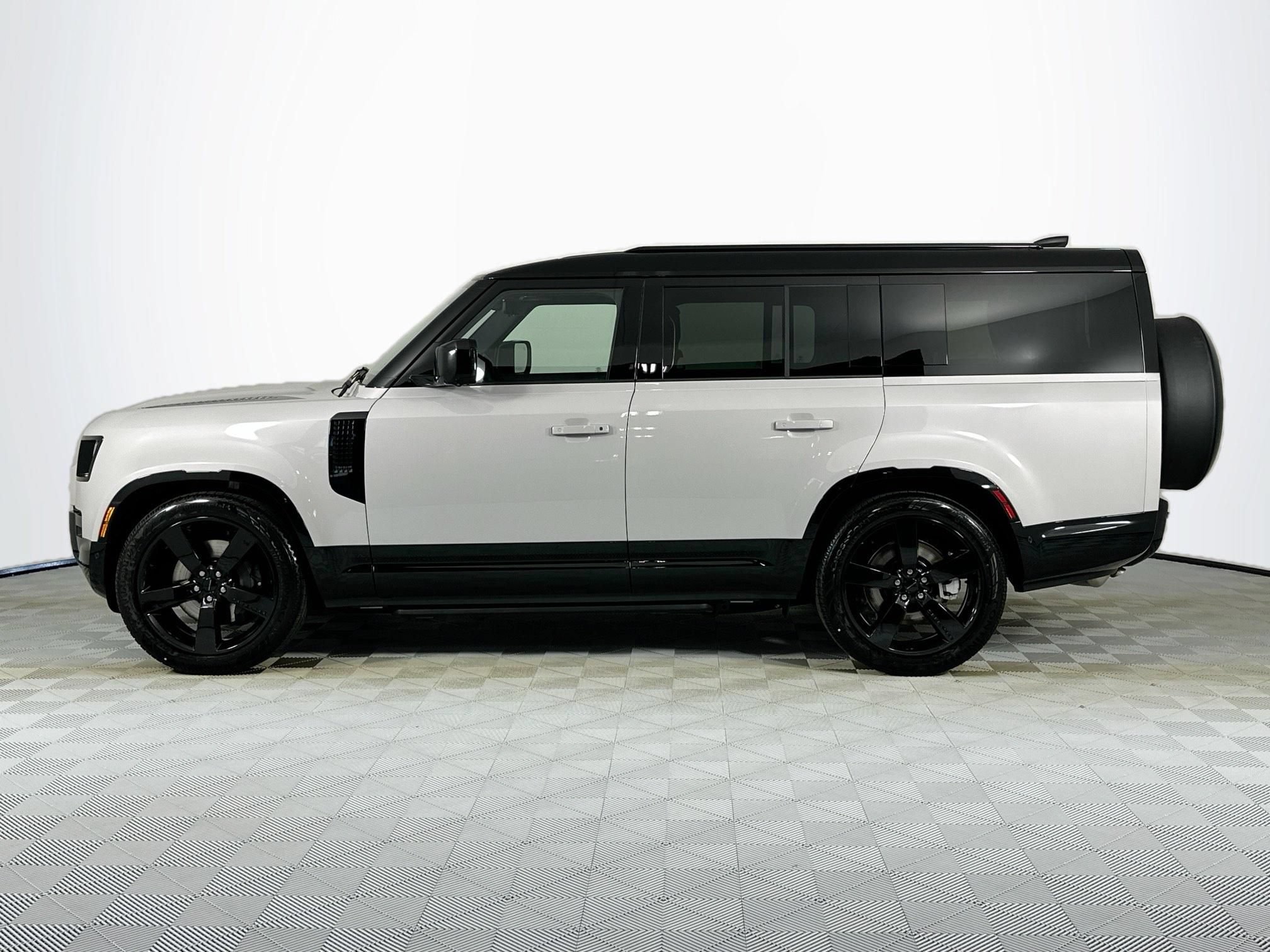 New 2026 Land Rover Defender 130 X-Dynamic SE AWD/4WD image 8