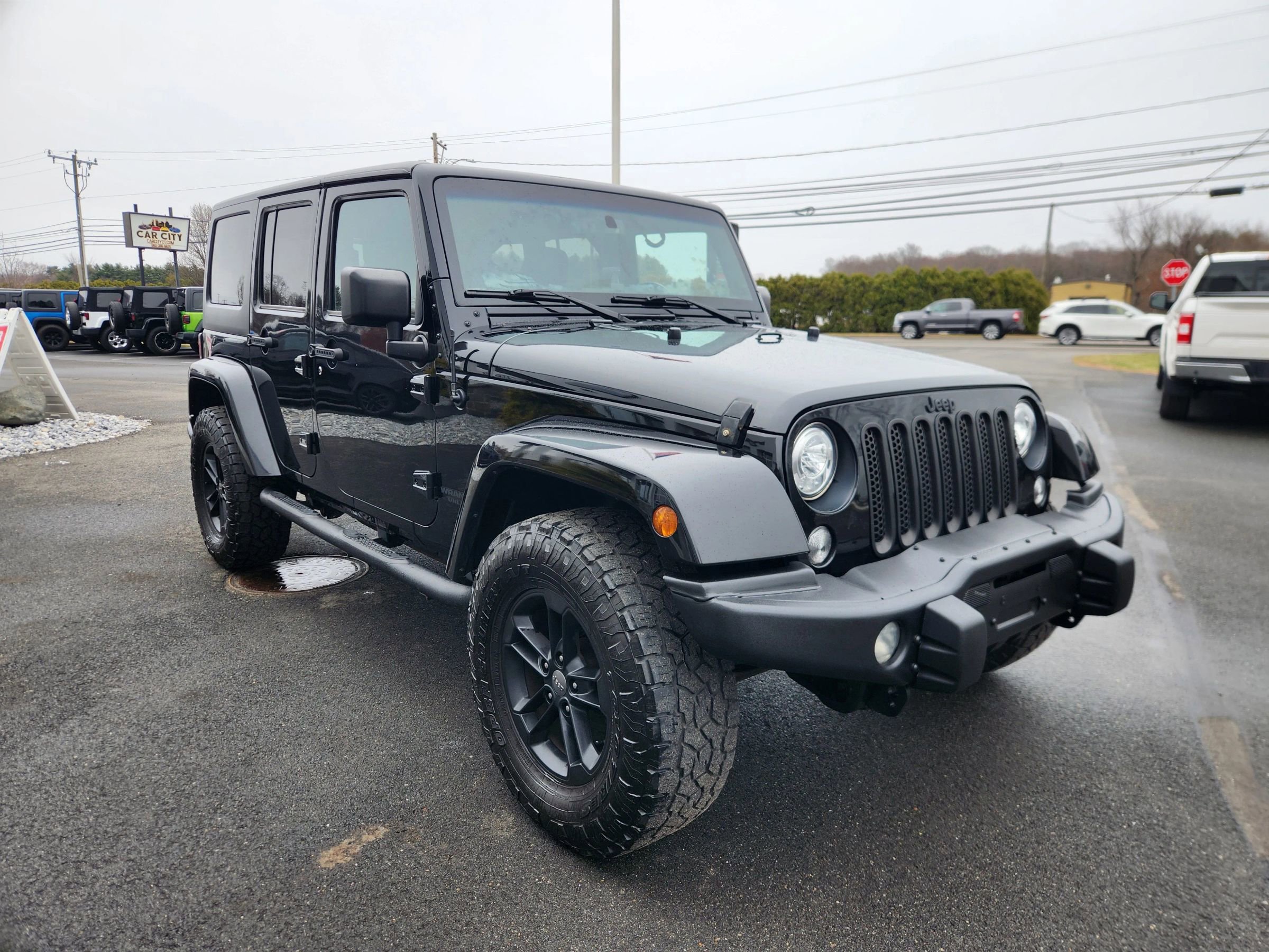 Used 2017 Jeep Wrangler Unlimited Sahara AWD/4WD image 26