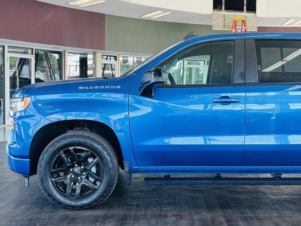 Used 2022 Chevrolet Silverado 1500 RST AWD/4WD image 17