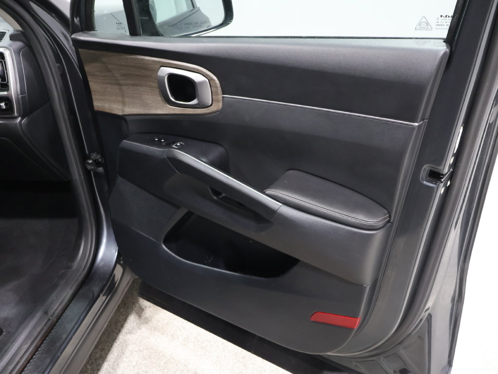 Used 2022 Kia Sorento S AWD/4WD image 26