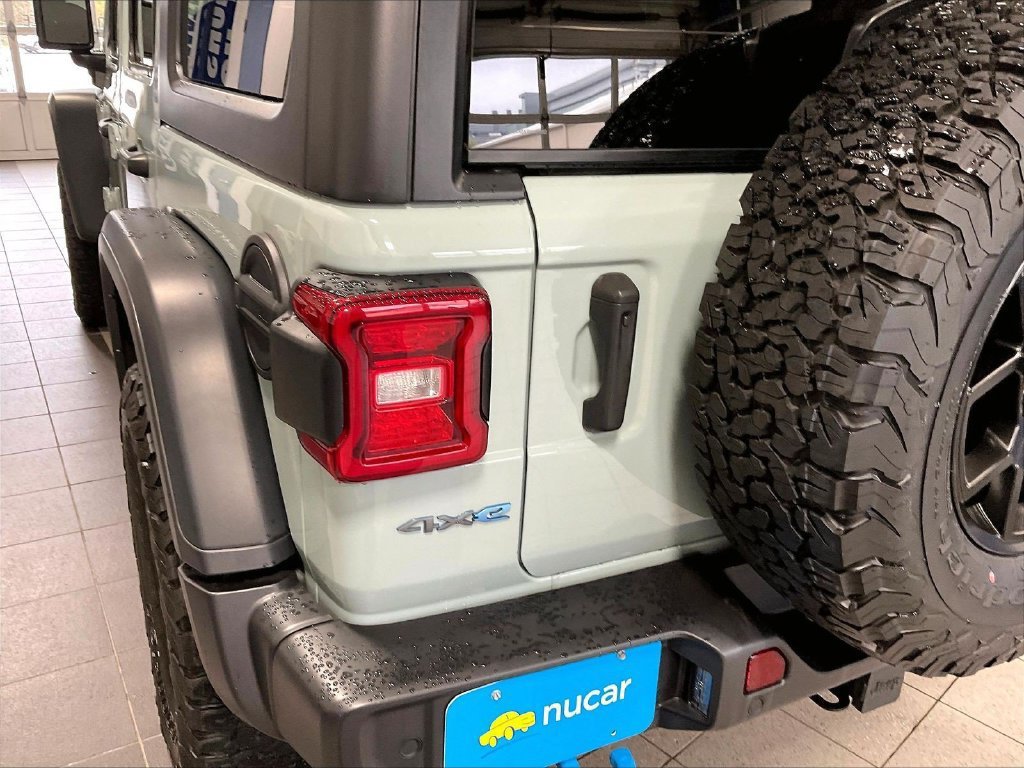 Used 2024 Jeep Wrangler Unlimited AWD/4WD image 27