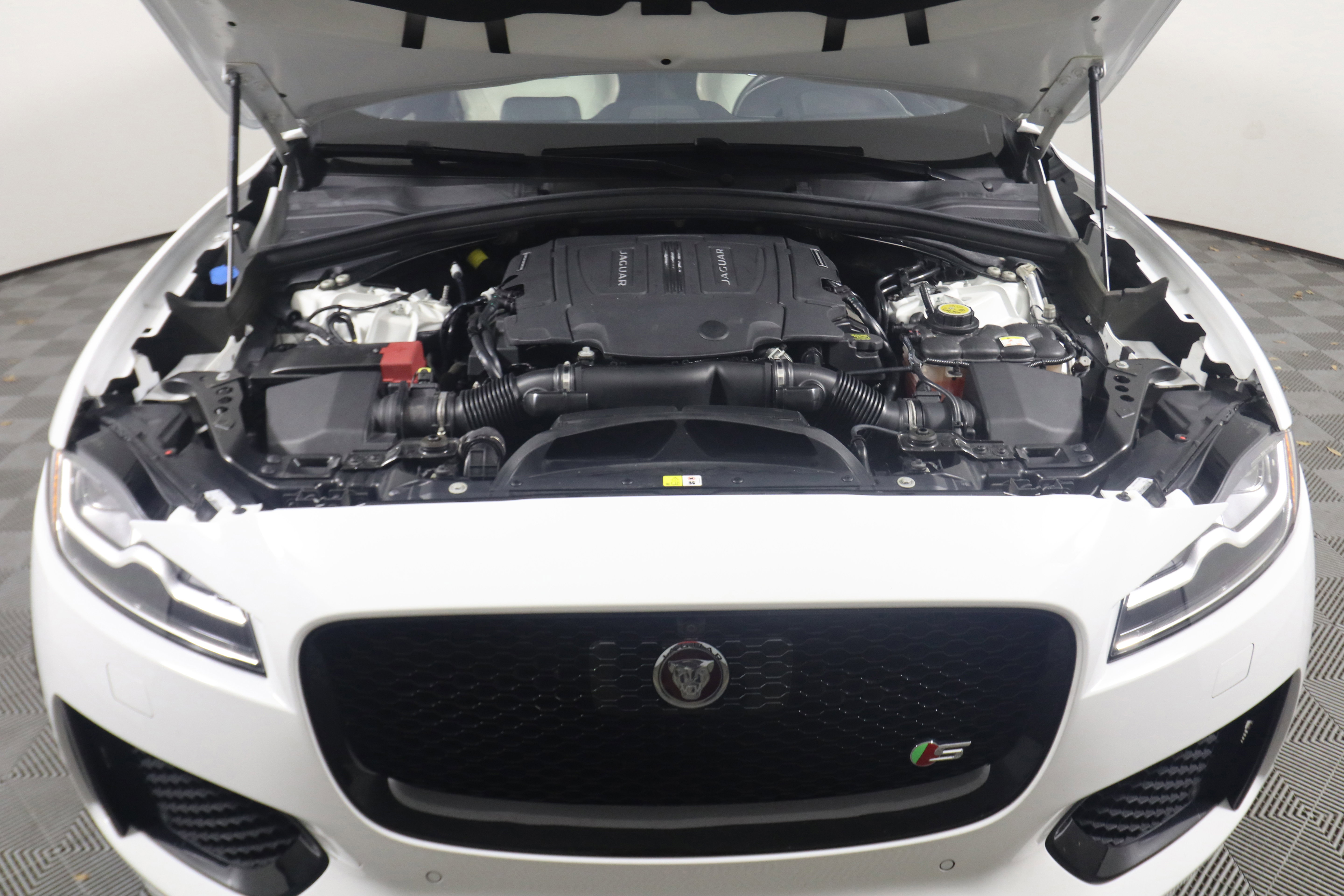 Used 2019 Jaguar F-PACE S AWD/4WD image 20