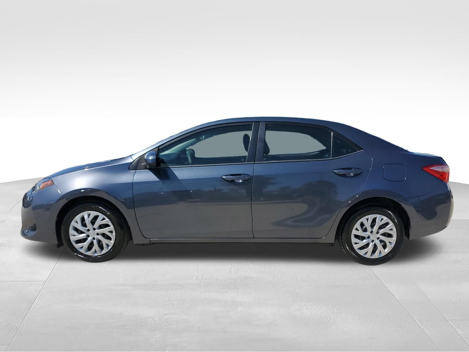 Used 2018 Toyota Corolla LE FWD image 8