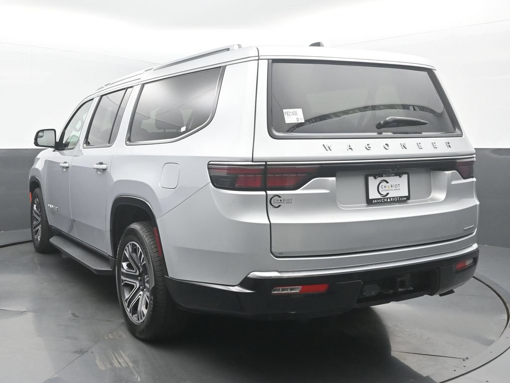 Used 2024 Jeep Wagoneer L Series II w/ Flexible Seating Group AWD/4WD image 4
