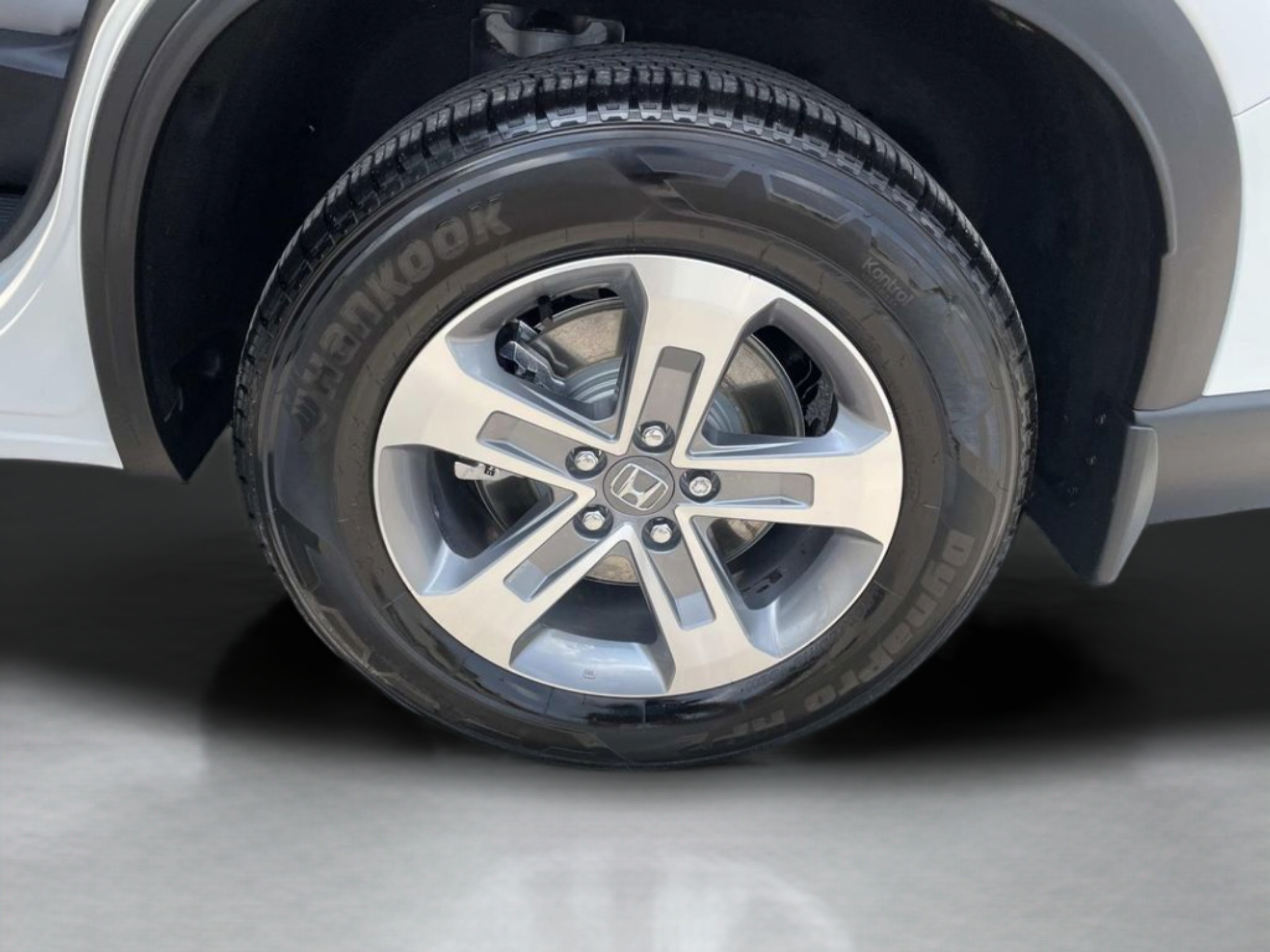 Used 2025 Honda Pilot EX-L image 32