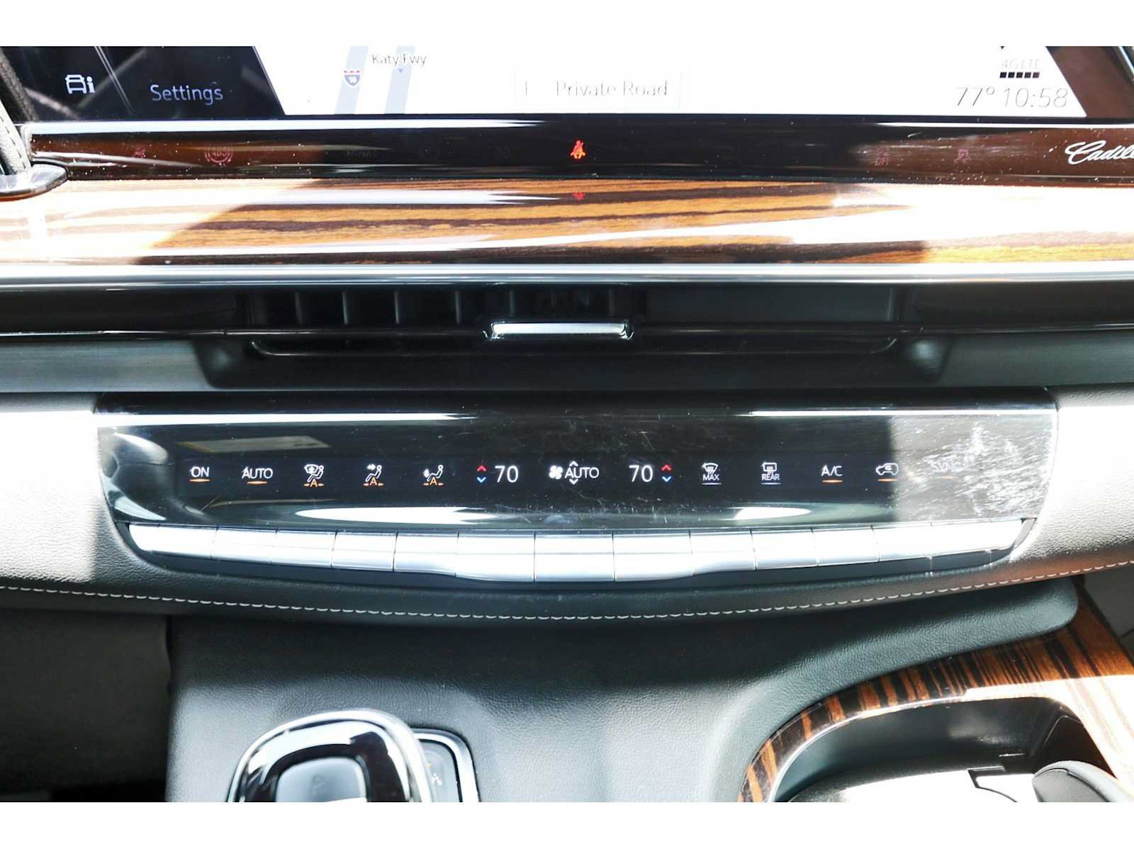Used 2023 Cadillac Escalade ESV Premium Luxury AWD/4WD image 27