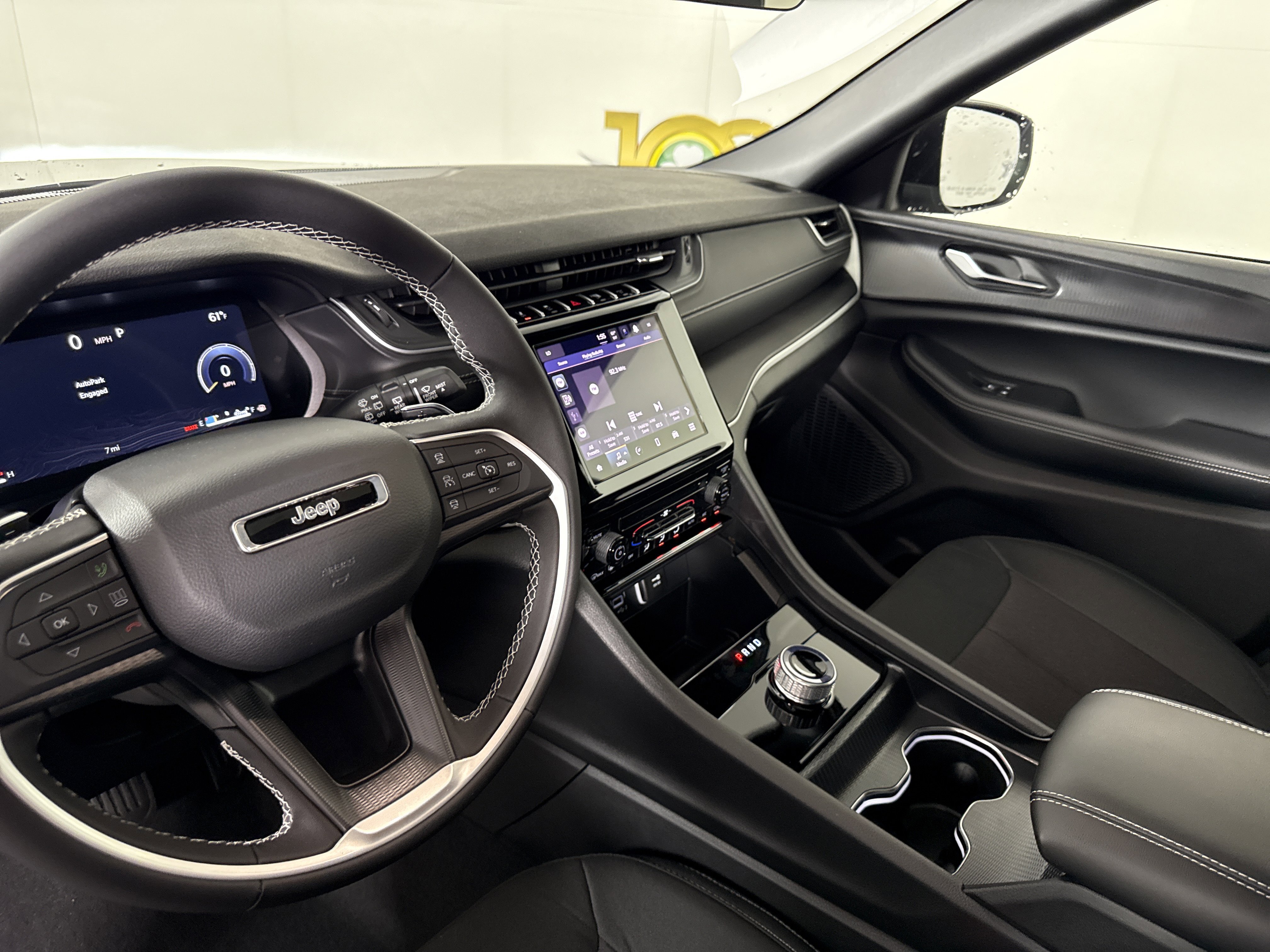 New 2025 Jeep Grand Cherokee Laredo X image 24