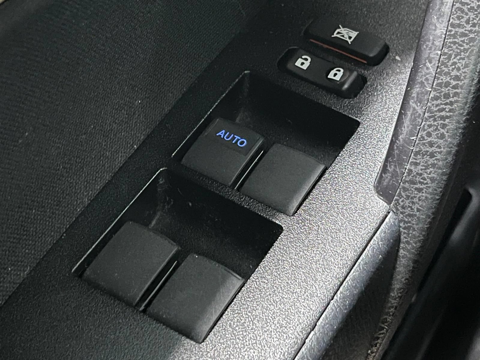 Used 2019 Toyota Corolla LE FWD image 29
