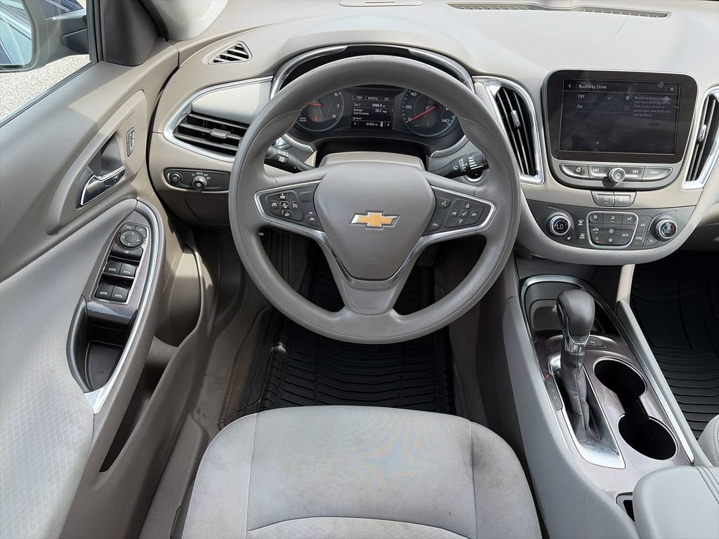 Used 2021 Chevrolet Malibu LT FWD image 14