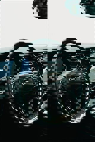 Used 2022 Jeep Grand Cherokee Limited image 9