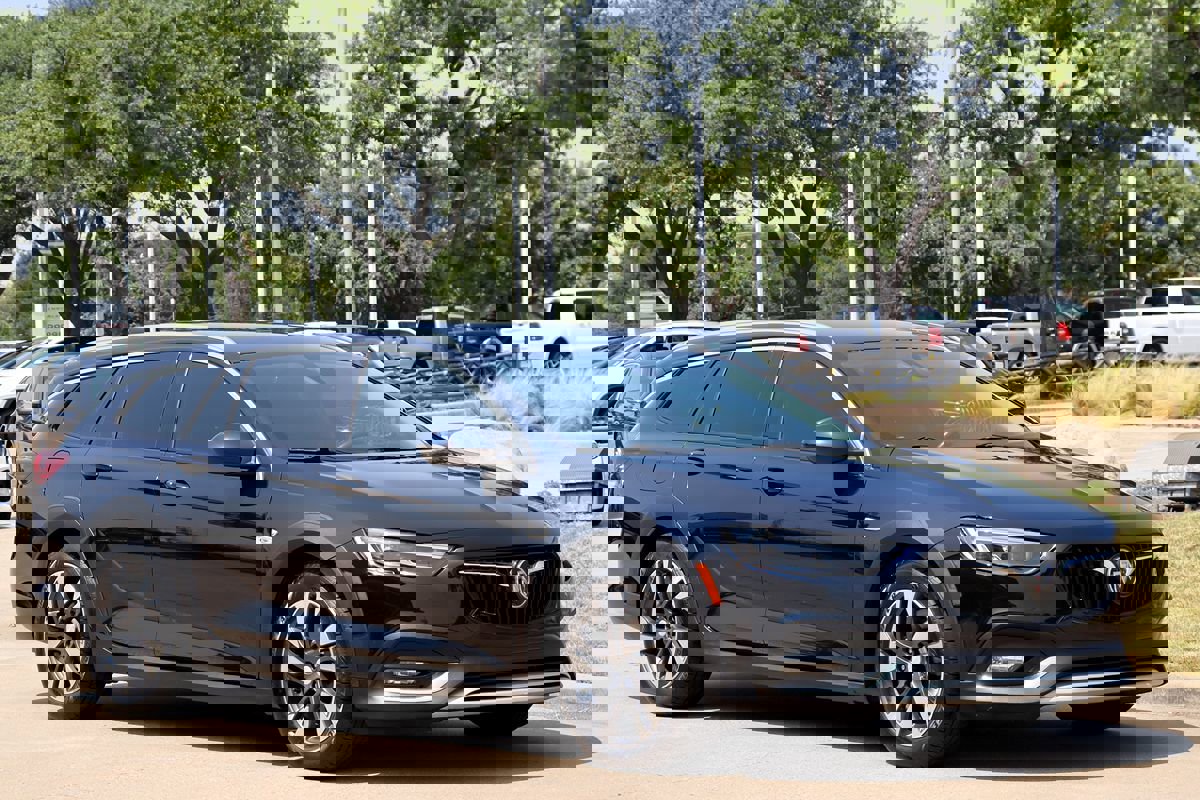 Used 2018 Buick Regal Essence w/ Driver Confidence Package #1 image 60