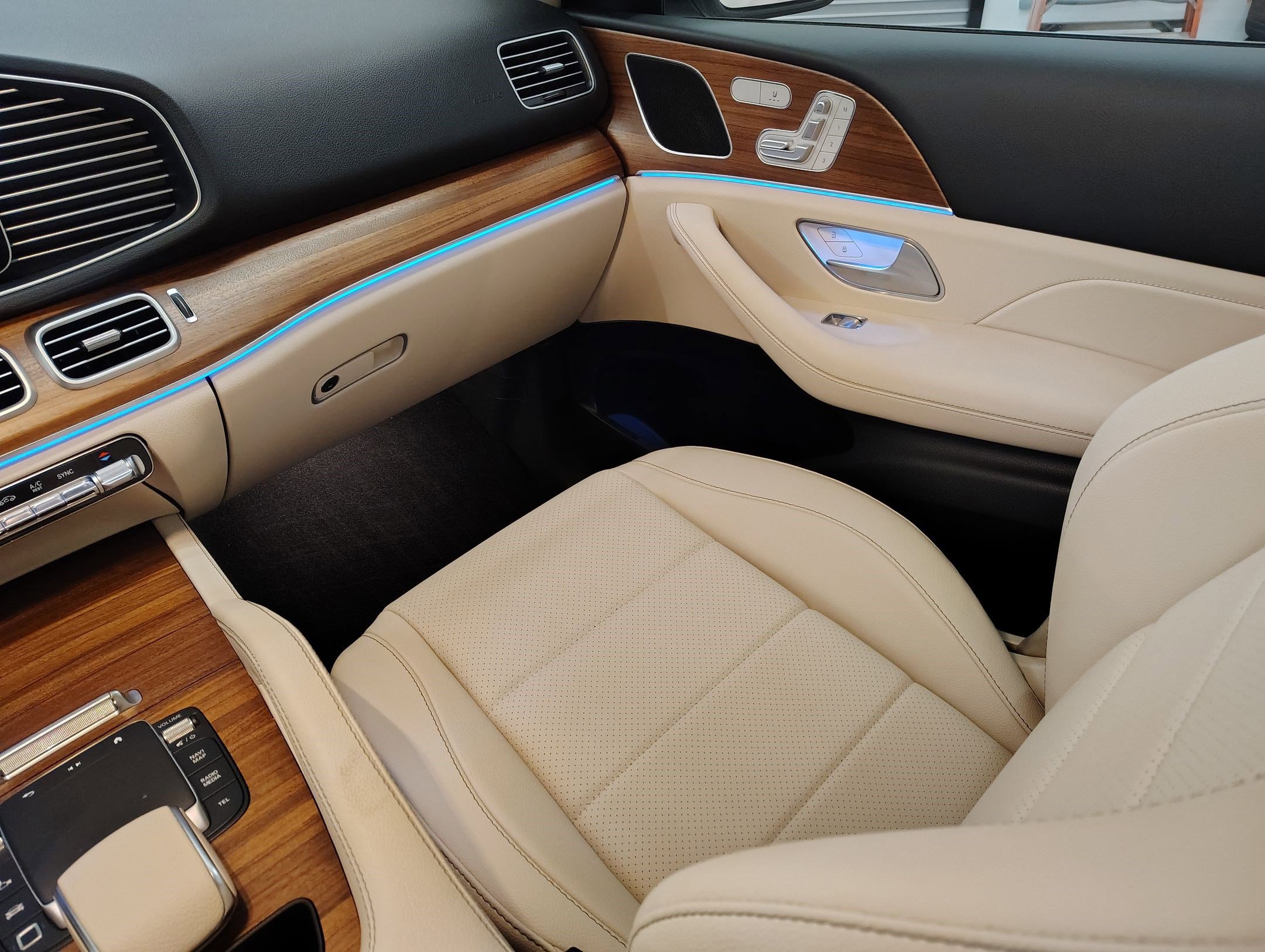 Used 2025 Mercedes-Benz GLE 350 4MATIC image 28