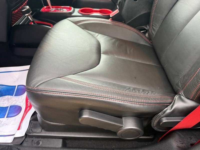 Used 2017 Jeep Wrangler Rubicon image 16