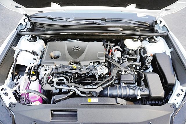 Used 2026 Toyota Camry Hybrid FWD image 16
