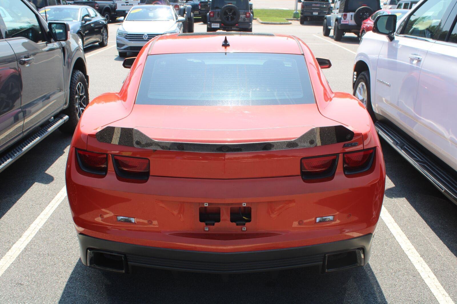 Used 2011 Chevrolet Camaro SS w/ LPO, Ground Effects Package RWD image 5