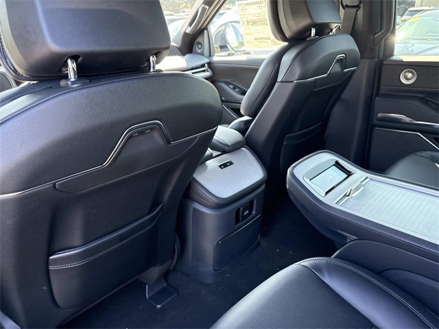 New 2025 Lincoln Navigator Reserve w/ Jet Appearance Package image 17