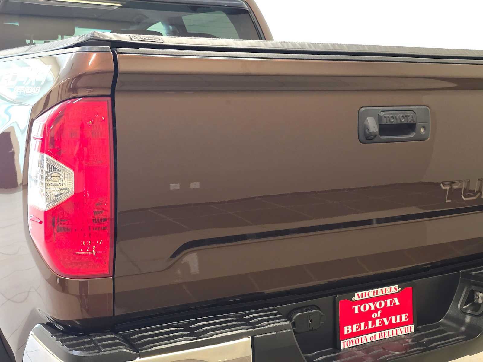 Used 2017 Toyota Tundra SR5 w/ TRD Off Road Package AWD/4WD image 7