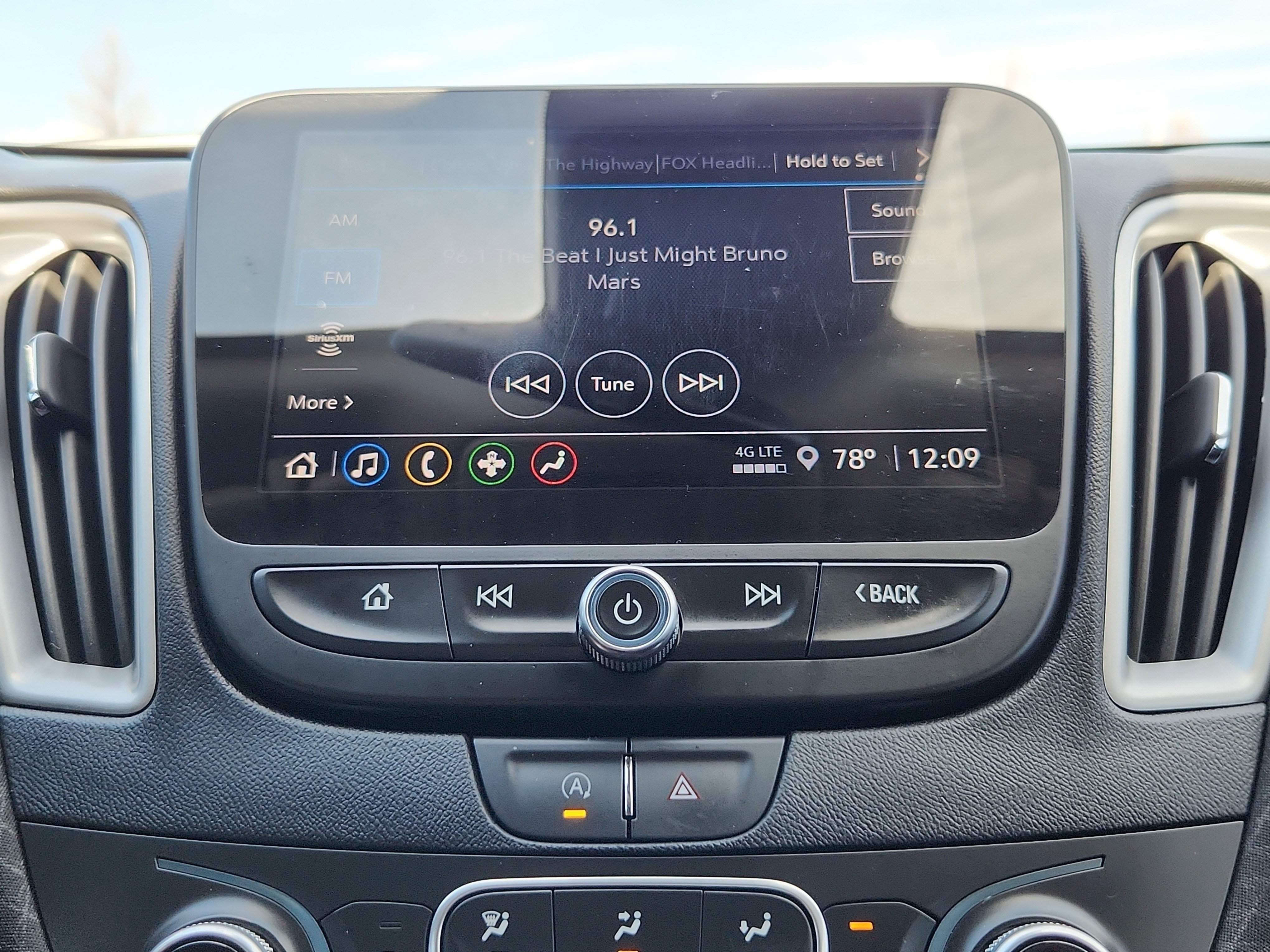 Used 2023 Chevrolet Malibu LT image 24