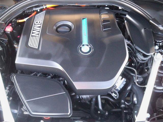 Used 2018 BMW 530e xDrive w/ Premium Package 2 image 9