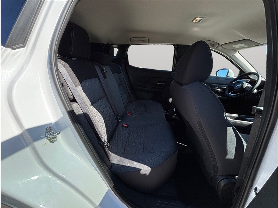 Used 2025 Nissan Kicks SV image 34