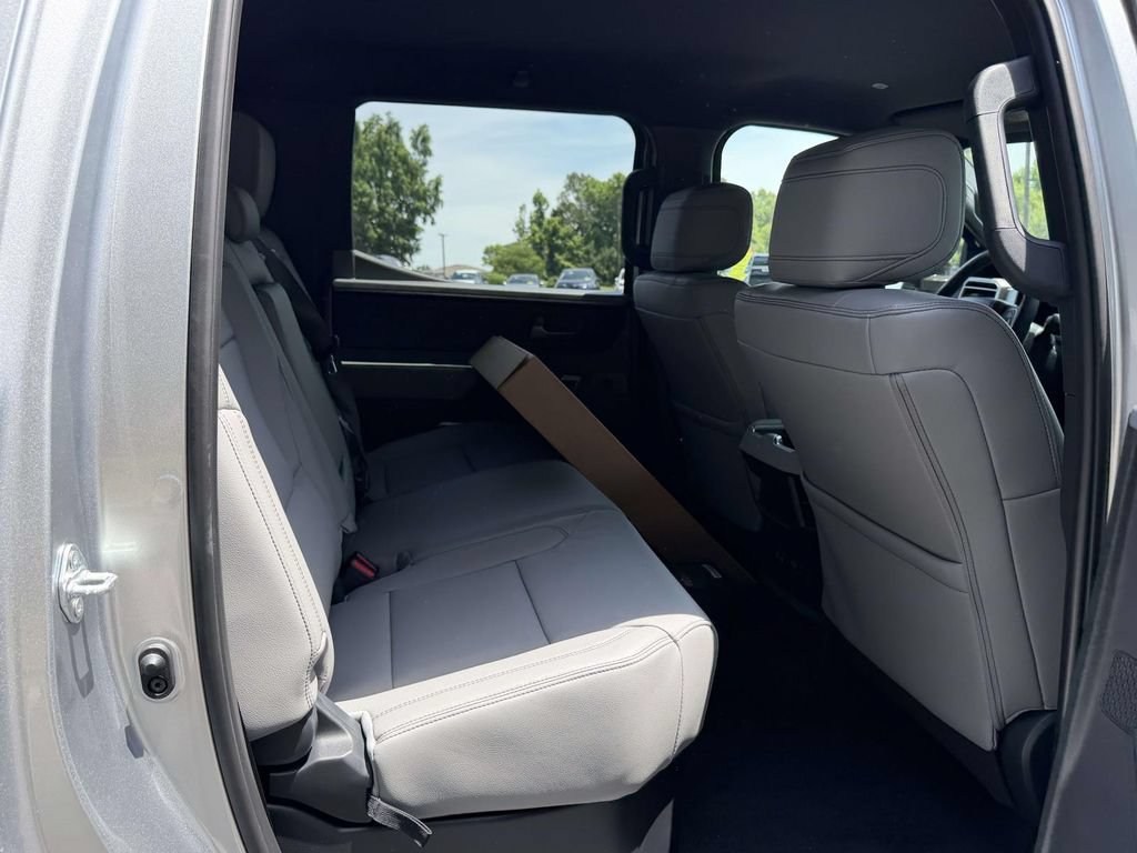 Used 2026 Toyota Tundra Limited AWD/4WD image 12