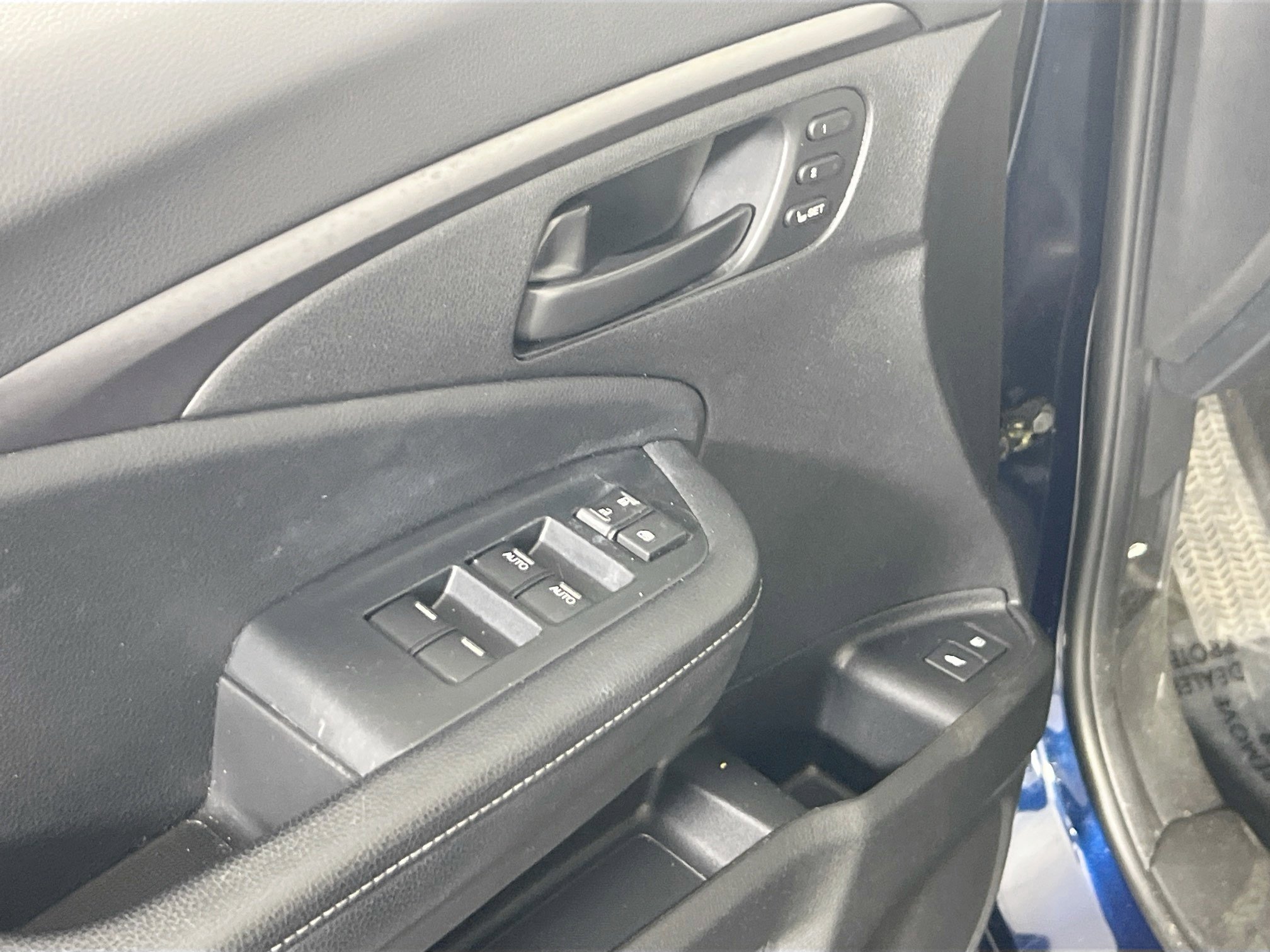 Used 2022 Honda Passport EX-L image 17