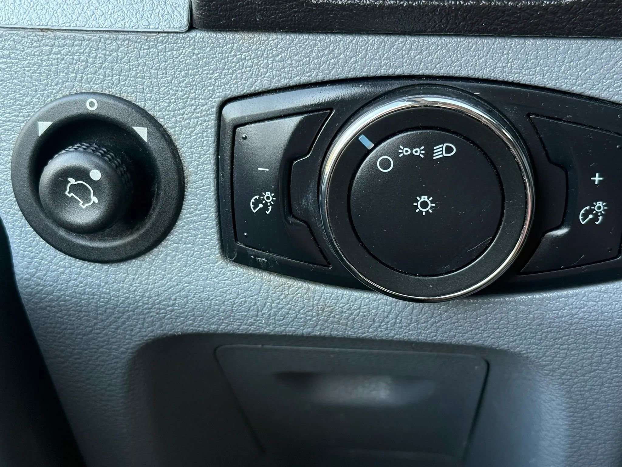 Used 2019 Ford Transit 150 130 Low Roof image 16