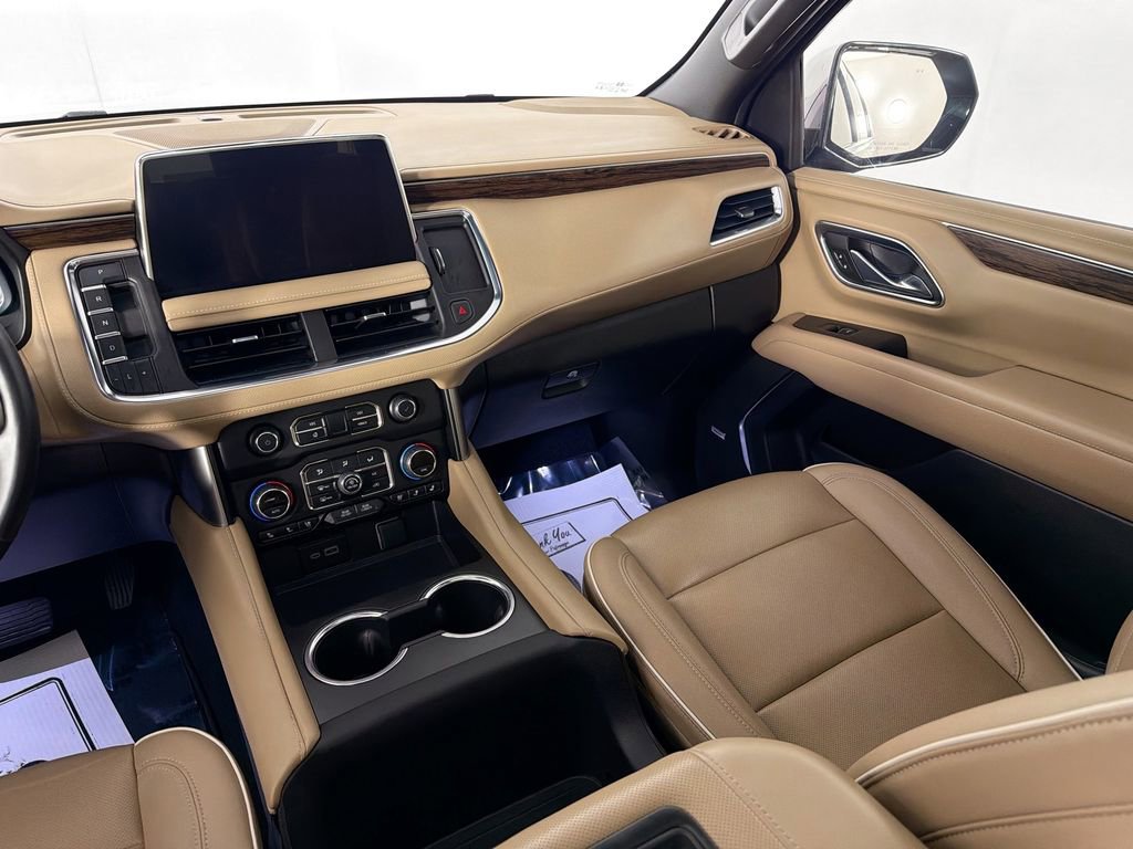 Used 2023 Chevrolet Suburban Premier w/ Premium Package image 25