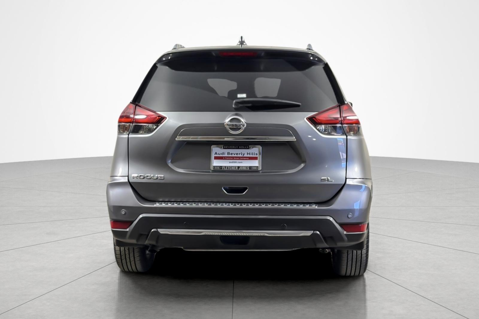 Used 2019 Nissan Rogue SL w/ Premium Package FWD image 4