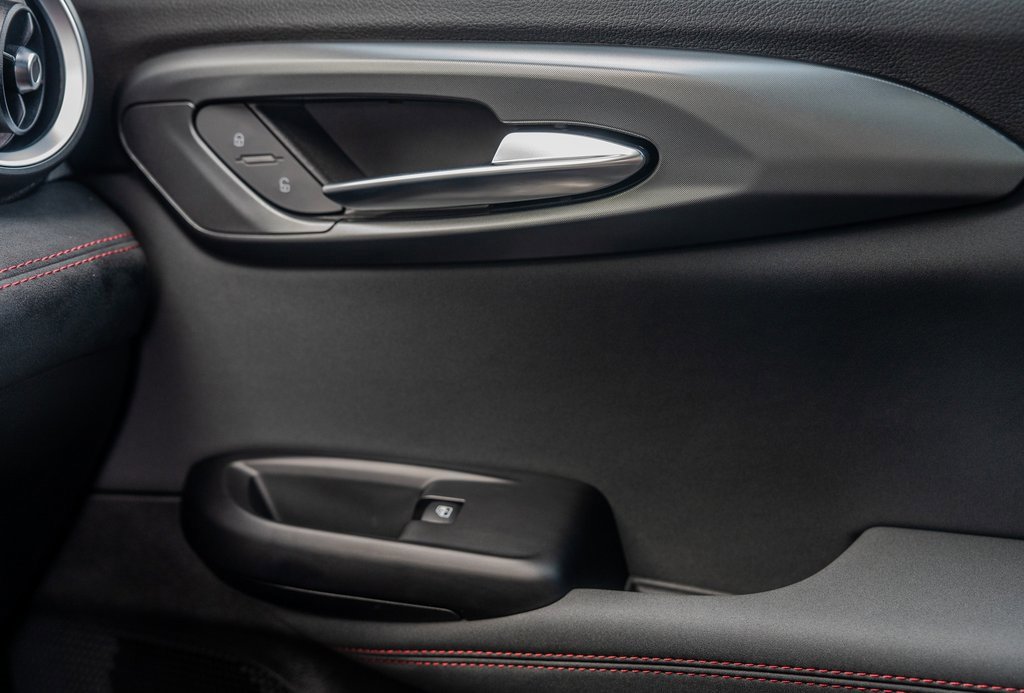 Used 2024 Alfa Romeo Tonale Veloce w/ Active Assist Package image 12