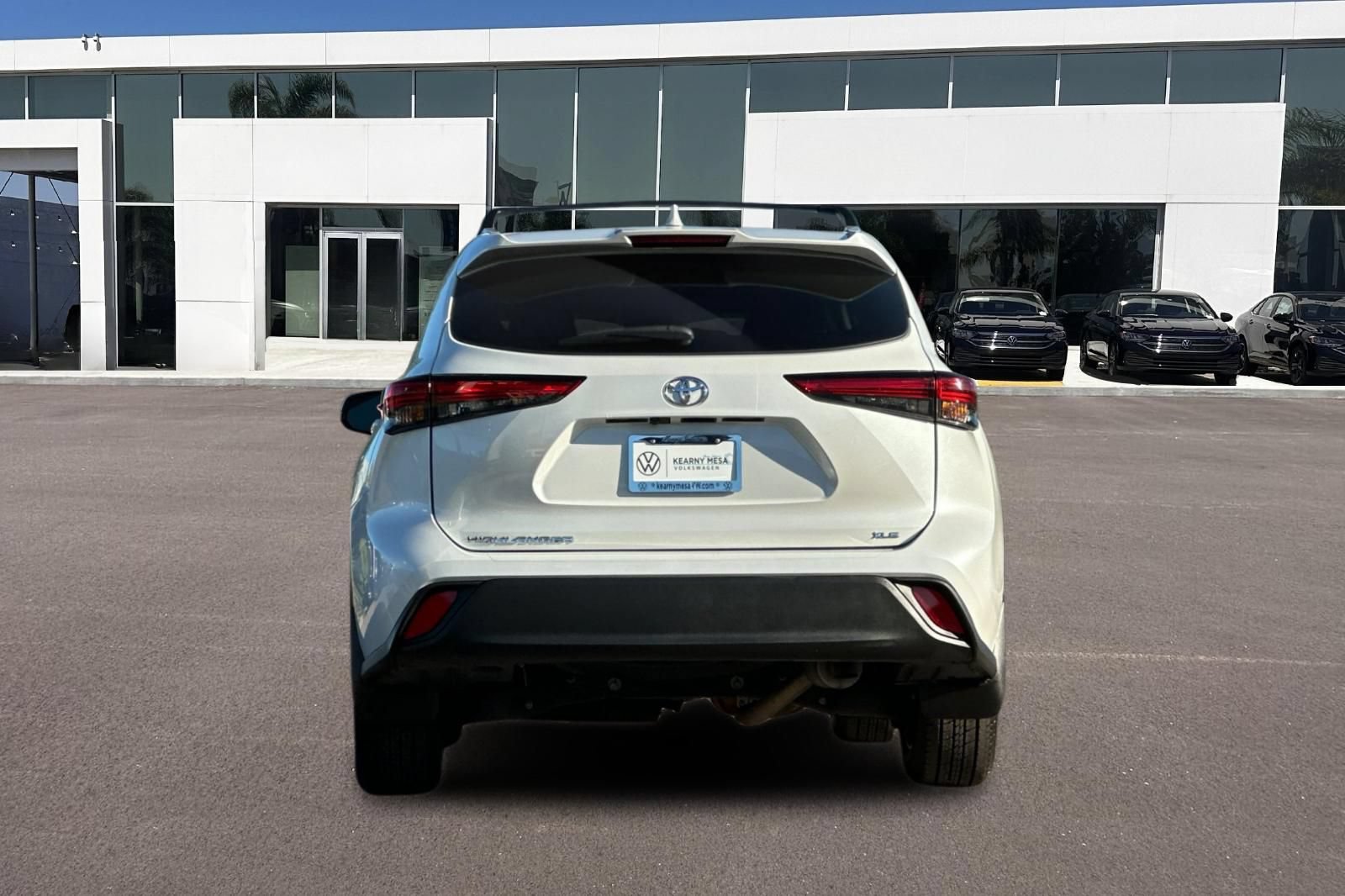 Used 2022 Toyota Highlander XLE FWD image 4