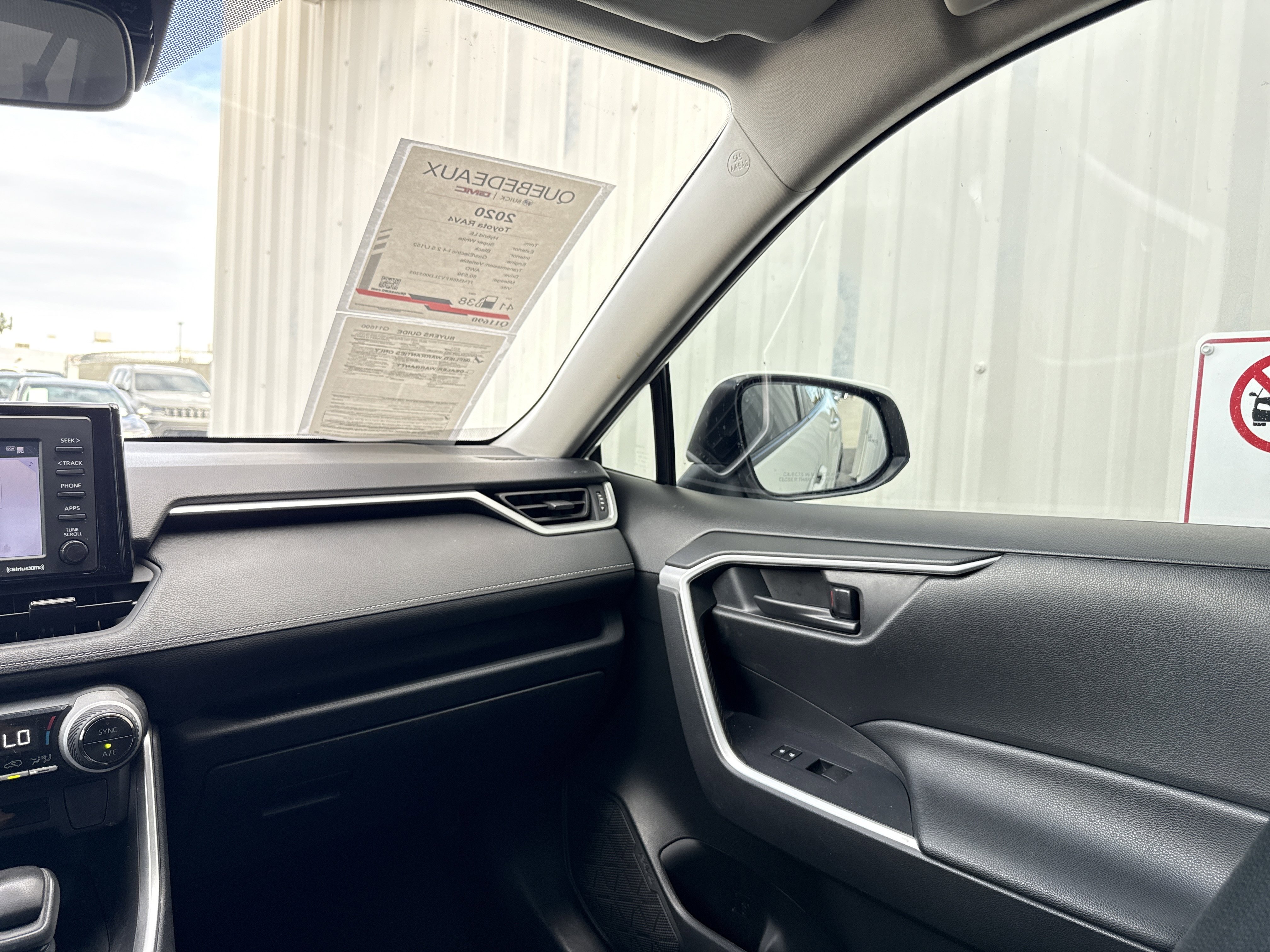 Used 2020 Toyota RAV4 LE image 17