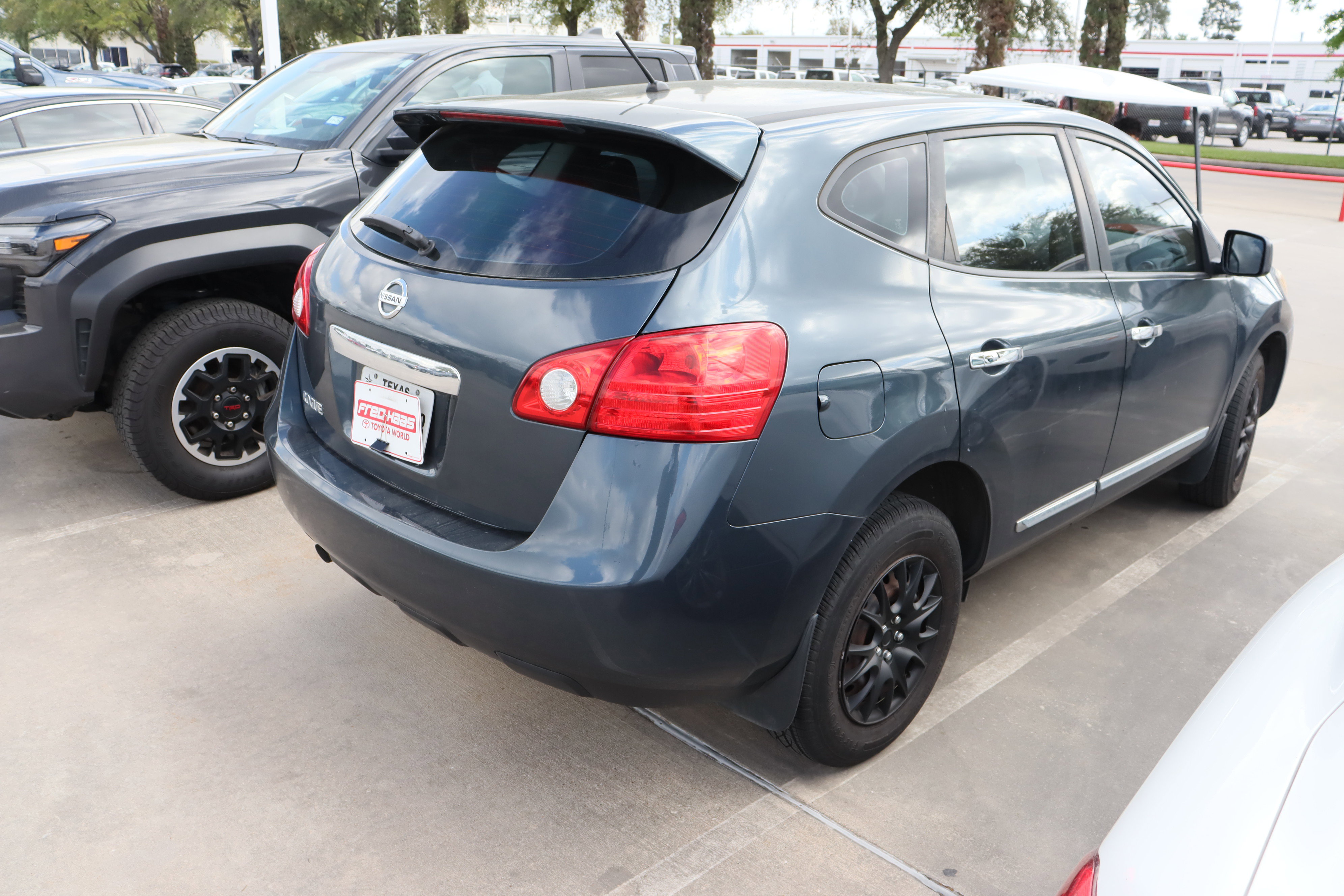 Used 2013 Nissan Rogue S image 11