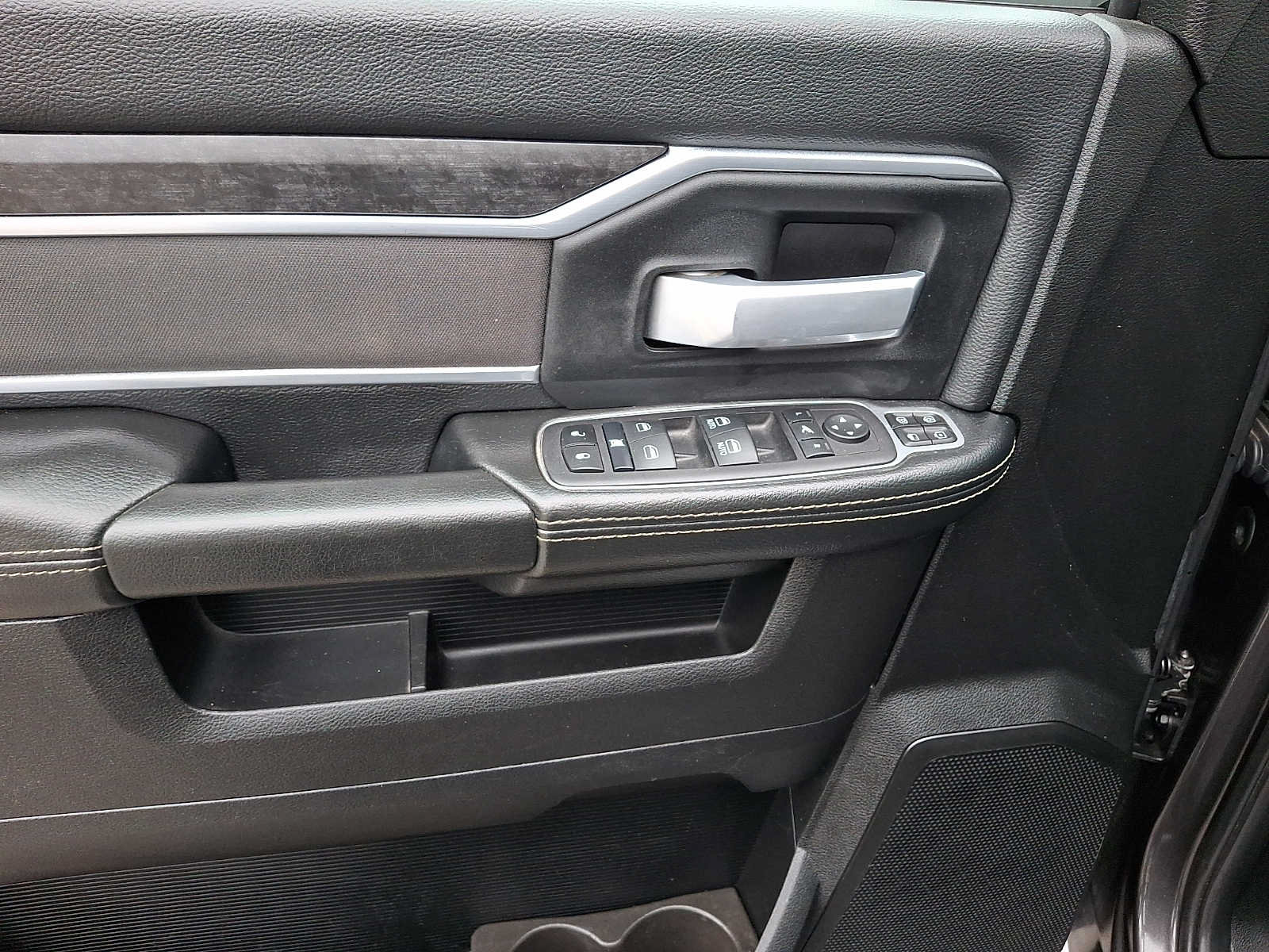 Certified 2024 RAM 2500 Big Horn AWD/4WD image 12