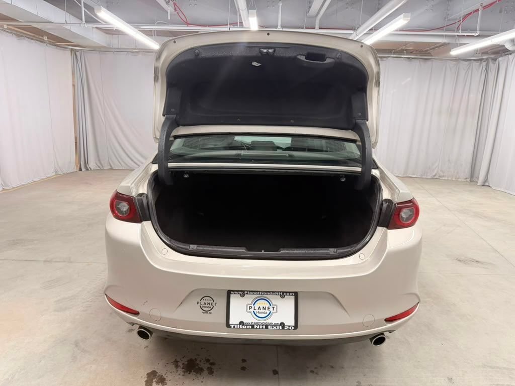 Used 2022 MAZDA MAZDA3 s FWD image 9