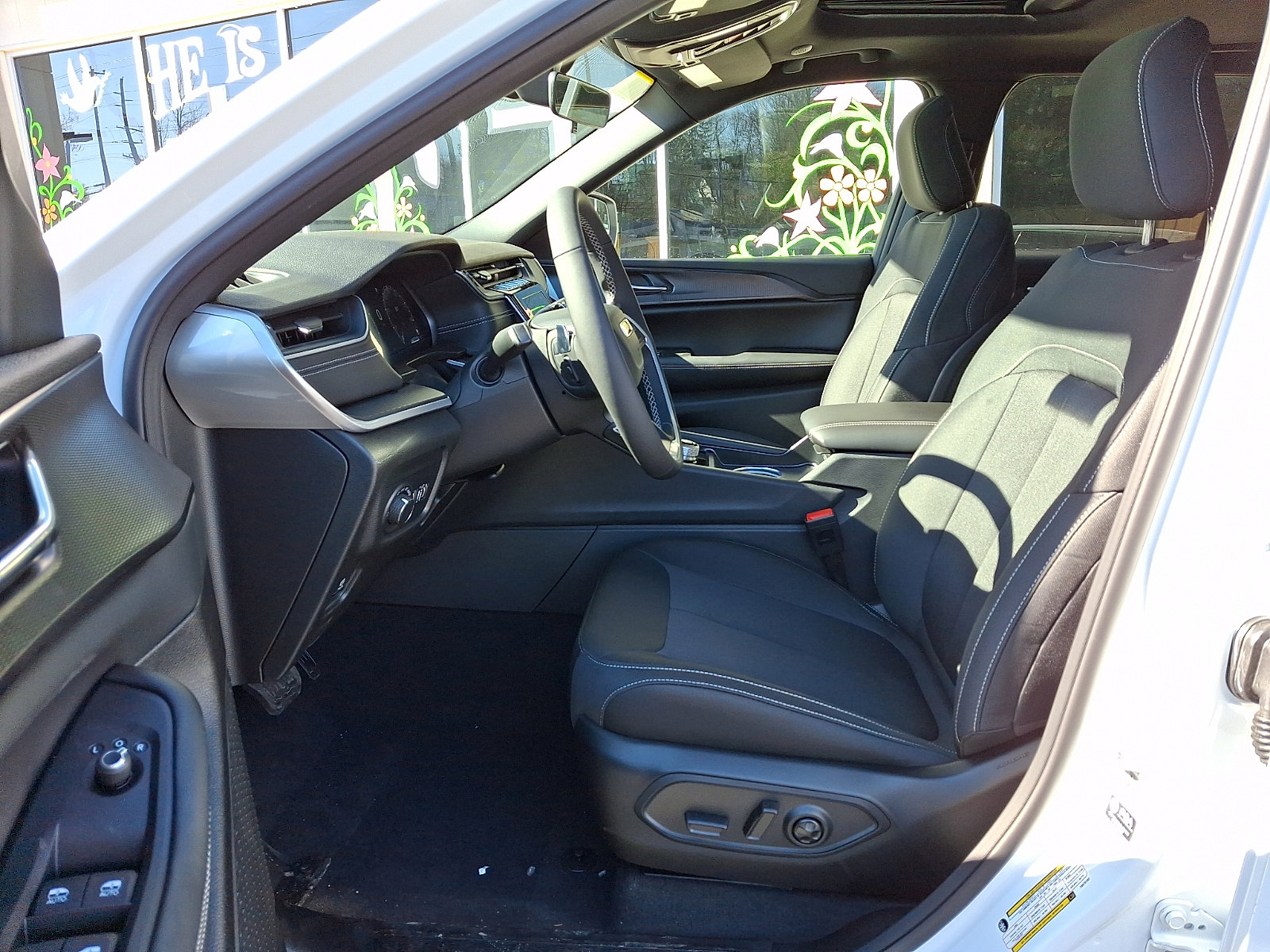 New 2026 Jeep Grand Cherokee Laredo X image 10