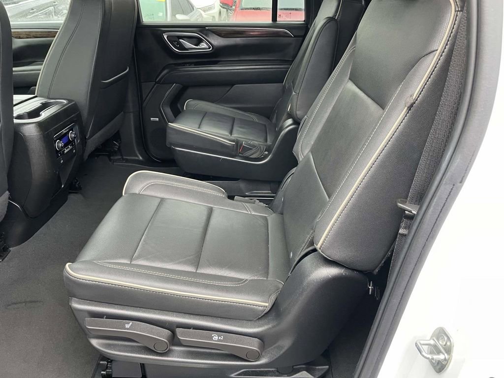 Used 2023 Chevrolet Suburban Premier image 20