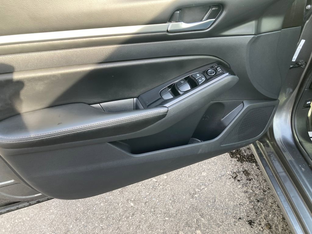 Used 2023 Nissan Altima 2.5 SV image 15
