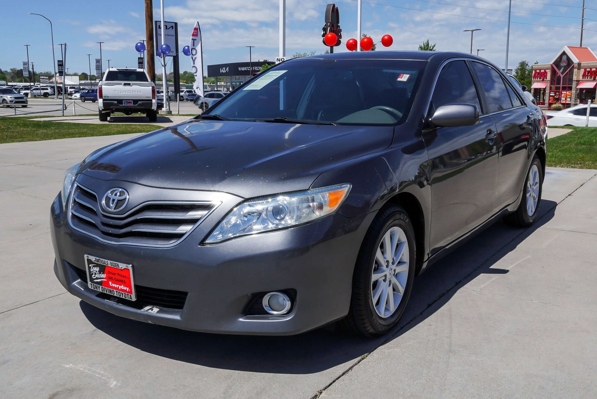 Used 2010 Toyota Camry XLE FWD image 4